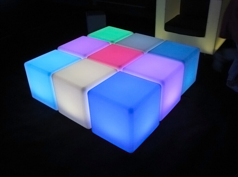 square-led-table